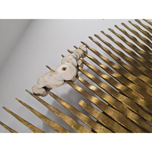 18th Century Gilt Carved Wooden Sunburst For Sale - Image 4 of 18