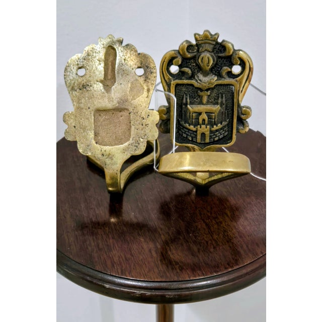 Metal Early 20th Century Art Nouveau Brass Wall Hangers (2-Piece Set) – Royal Castle Coat of Arms Motif For Sale - Image 7 of 7