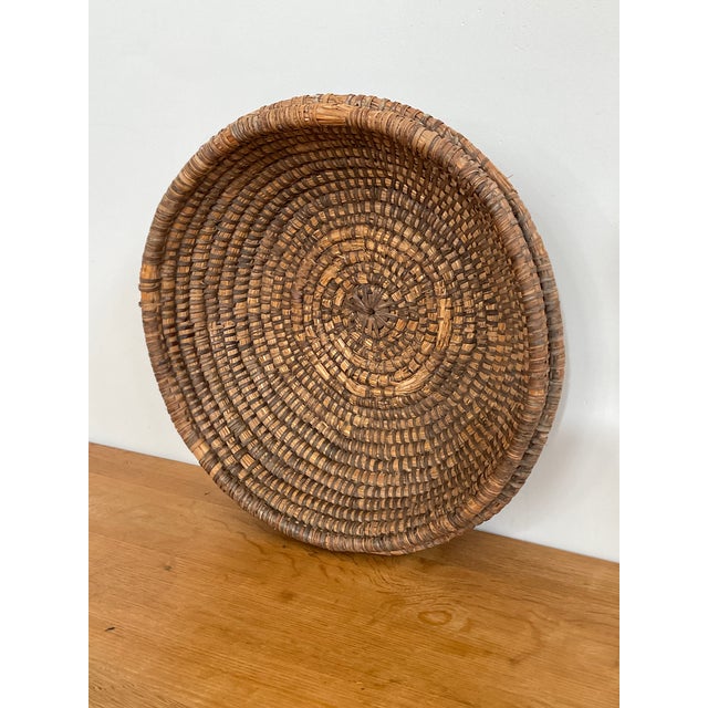 Large Hand-Woven Wicker Tray Basket For Sale - Image 15 of 18