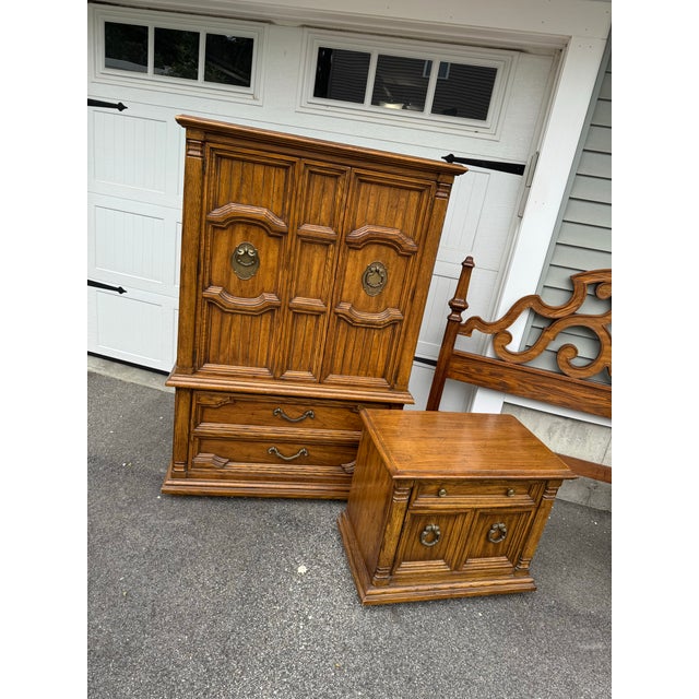 Spanish Revival 1970s Thomasville Mediterranean Brutalist Oak 5-Piece Bedroom Suite For Sale - Image 3 of 9
