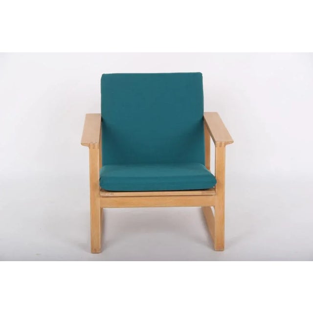 Model 2256 Lounge Chair in Light Oak and Fabric by Børge Mogensen for Fredericia For Sale - Image 11 of 11