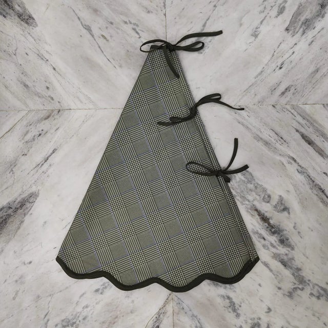 Handmade Olive Green Houndstooth Plaid Scalloped Christmas Tree Skirt with Dark Green Piping For Sale - Image 4 of 7