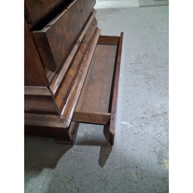 Brown Early 19th Century French Restoration Walnut Marble Top Commode For Sale - Image 8 of 10