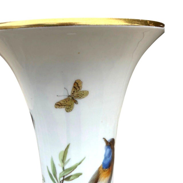 White Antique Meissen c.1890-1910 Hand Painted Bird & Butterfly Porcelain Trumpet Vase For Sale - Image 8 of 17