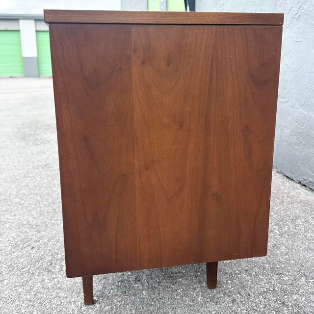 Stanley Furniture Mid Century Modern Walnuts Laminate Top Credenza by Stanley Furniture For Sale - Image 4 of 12