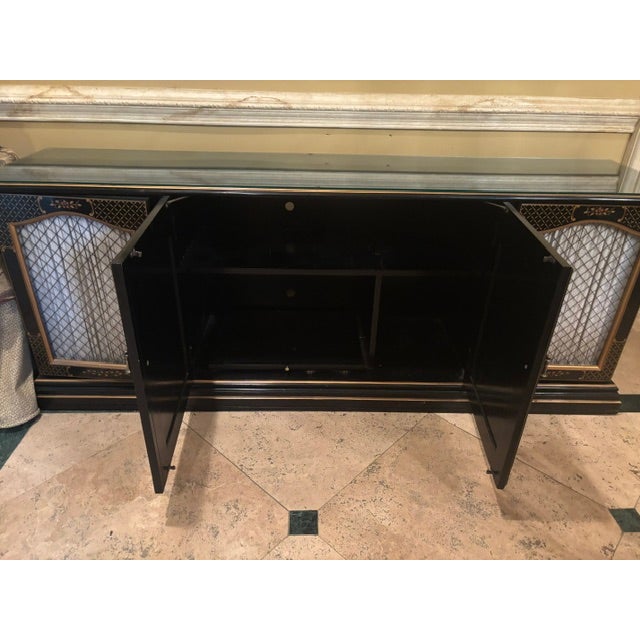 Asian Mid 20th Century Chinoiserie Black Lacquer Buffet Sideboard With Hand-Painted Asian Motif For Sale - Image 3 of 3