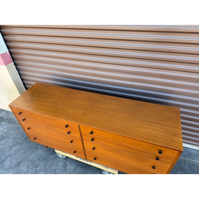 Glenn of California Vintage Mid Century Modern Glenn of California Walnut Dresser For Sale - Image 4 of 6