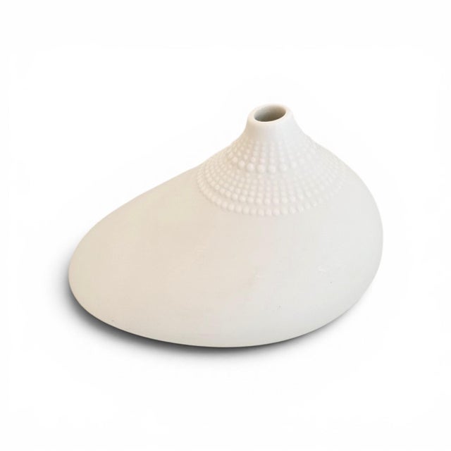 Mid-Century Modern 1980s Rosenthal Studio-Linie White Bisque Porcelain "Pollo" Vase by Tapio Wirkkala For Sale - Image 3 of 9