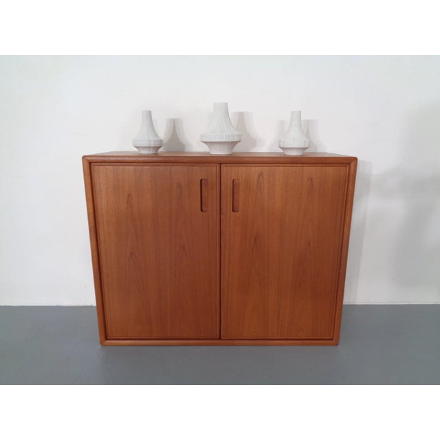 Three op art vase from the 1960s by c & o henry. 2x height 16 cm and cm 1x 18th this piece has an attribution mark, i am...