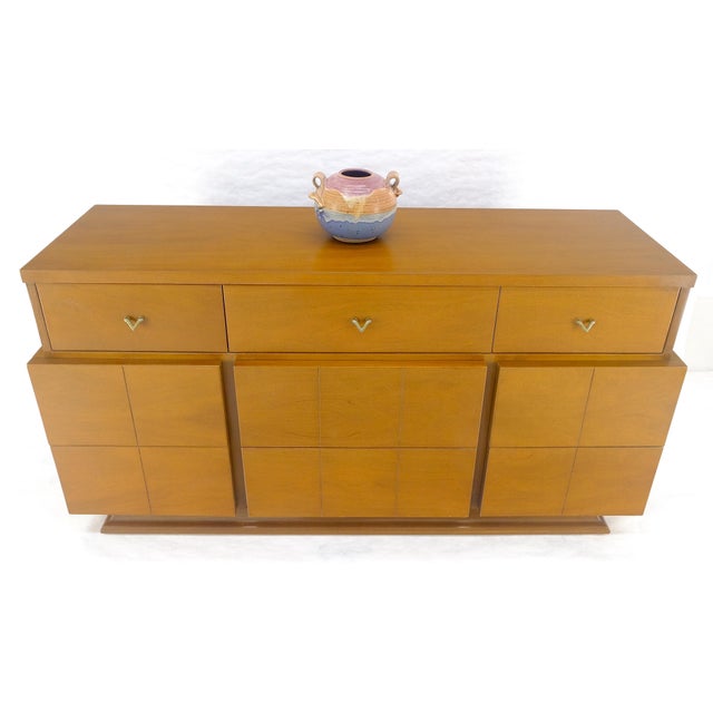 American of Martinsville American Mid Century Modern Light Birch 9 Drawers 63” Long Dresser MINT For Sale - Image 4 of 14