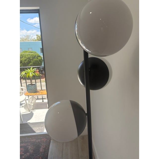 1980s Mid-Century Modern Style Floor Lamp For Sale In Miami - Image 6 of 7