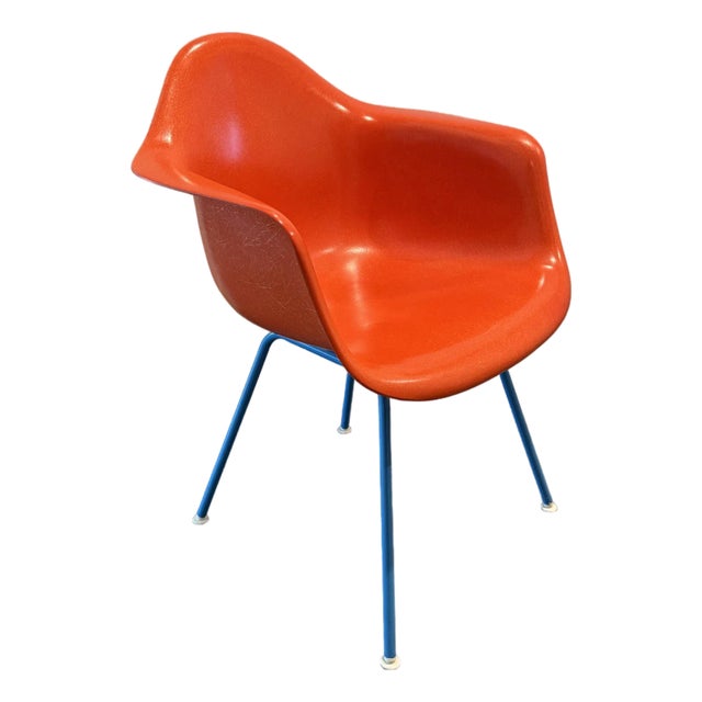 Authentic Herman Miller Eames Fiberglass Chair For Sale