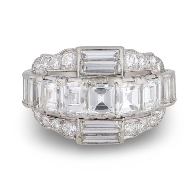 Contemporary 1950s Mid Century 4.30 Carat Total Weight Diamond Platinum Cocktail Ring, Size 7.75 For Sale - Image 3 of 6