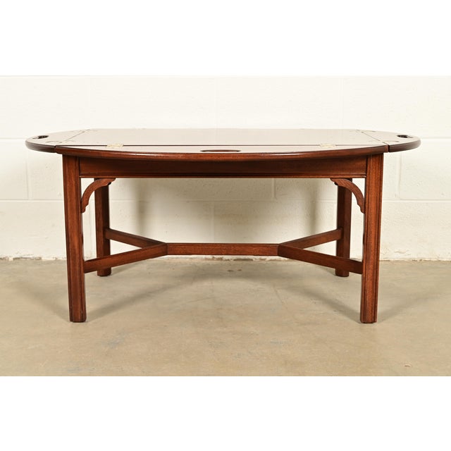 English Henkel Harris Georgian Carved Mahogany Butler's Coffee Table For Sale - Image 3 of 16