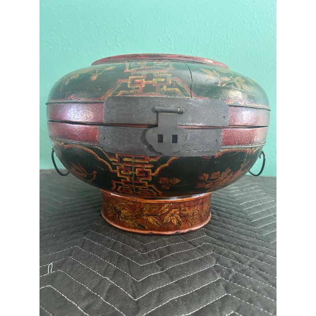 Late 19th-Century Chinese Polychrome Painted Bride Box With Iron Hardware, C. 1880–1900 For Sale - Image 10 of 12