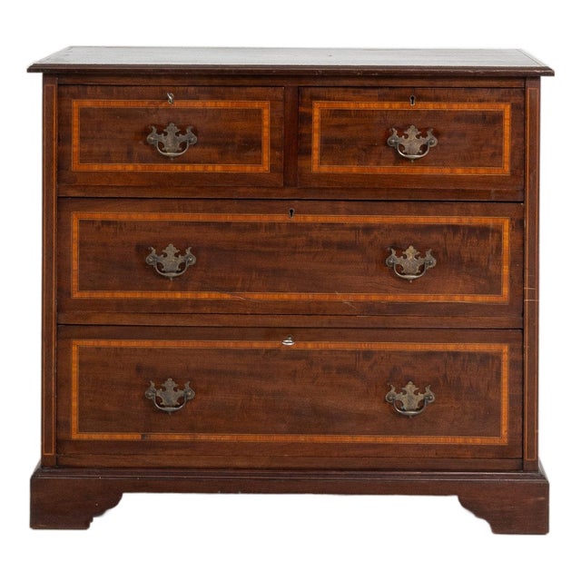19th Century United Kingdom Rich Mahogany Mahogany Chest Of Drawers For Sale