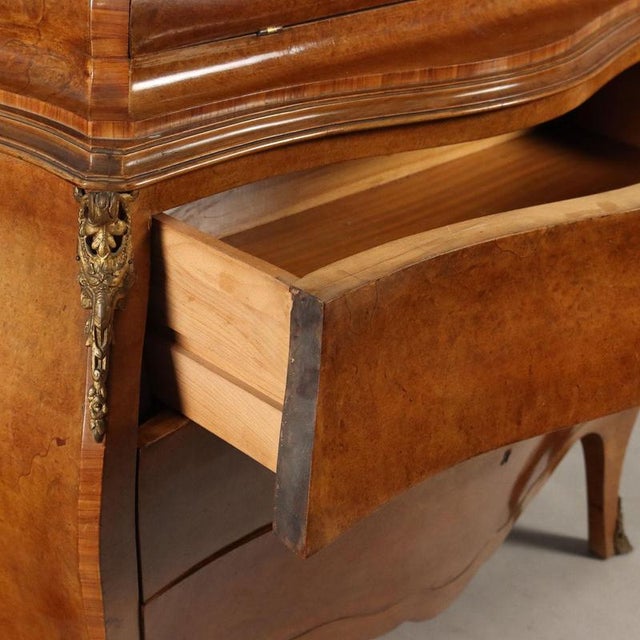 Early 20th Century Baroque Drop-Leaf Chest of Drawers in Mahogany and Burl, Italy For Sale - Image 4 of 11