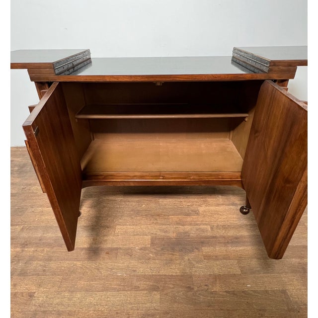 Kent Coffey Mid-Century Modern Bar / Drinks Serving Cart With Expandable Top For Sale - Image 10 of 12