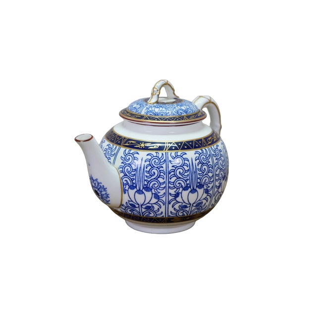Rare antique Royal Worcester blue and white porcelain tea / coffee pot featuring "The Queens Pattern" aka "Royal Lily"....