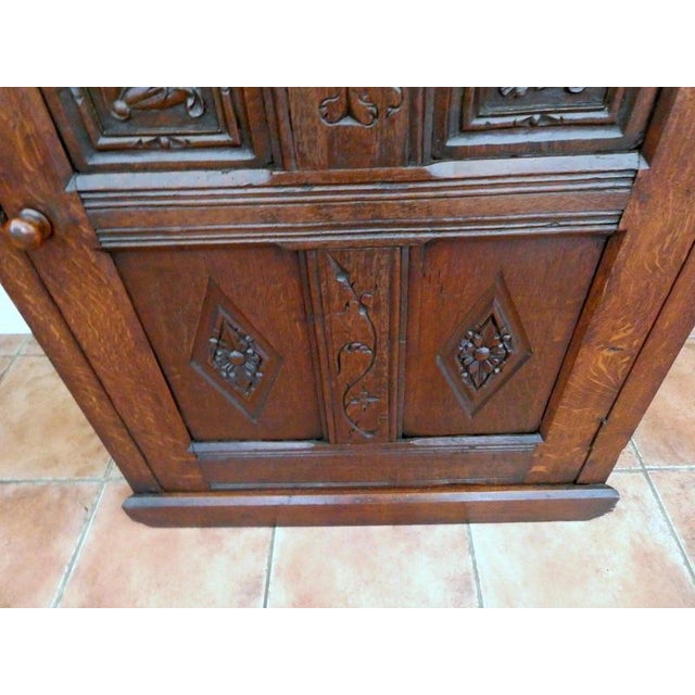 Brown Antique Victorian Gothic Revival Oak Wall-Hanging Corner Cupboard, 1840 For Sale - Image 8 of 18