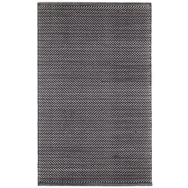 Dash & Albert by Annie Selke Herringbone Black/Ivory Indoor/Outdoor Rug, 7' 6" x 9' 6" For Sale In Boston - Image 6 of 6