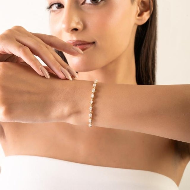 Timeless Mix Cut 2.66 Carat Diamond Link & Paperclip Chain Bracelet in 14k Gold For Sale In New York - Image 6 of 14