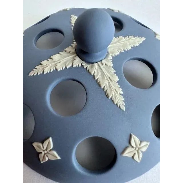 Ceramic Vintage Wedgewood Pot Pourri Cachepot For Sale - Image 7 of 11