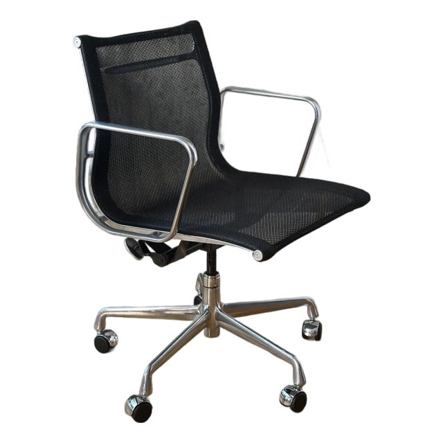 Authentic Eames Aluminum Group Ea335 Task Chair For Sale