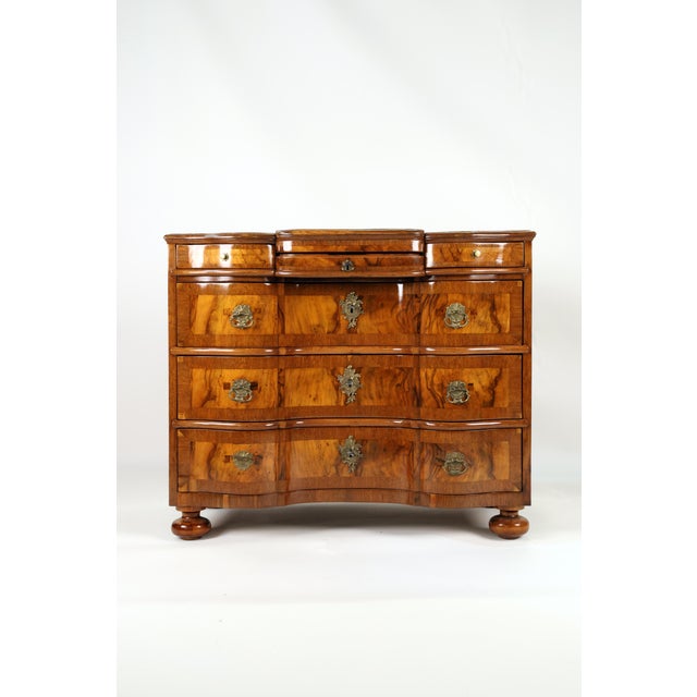 Small Baroque Chest of Drawers in Walnut with Mirror, 1760 For Sale - Image 14 of 14