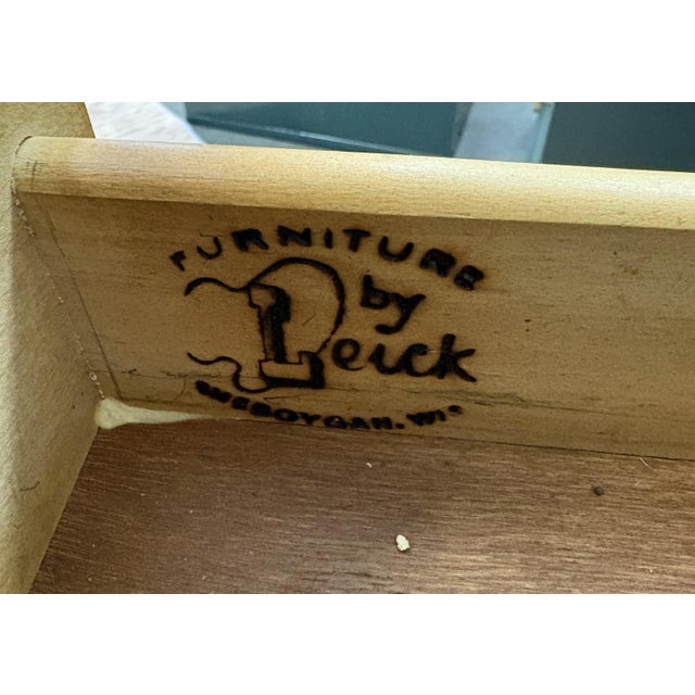 Late 20th Century Leick End Table – Decoupaged Rustic Cabin Top Complete With Dog and Rocking Chair For Sale - Image 4 of 4