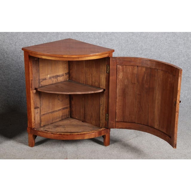 Small Antique Corner Cabinets in Cherry, 1800s, Set of 2 For Sale - Image 17 of 18