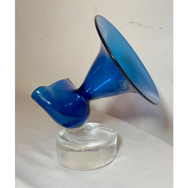Vintage 1969 Unique Hand Blown Gest Art Studio Blue Glass Sculpture Vase Trumpet For Sale - Image 4 of 14