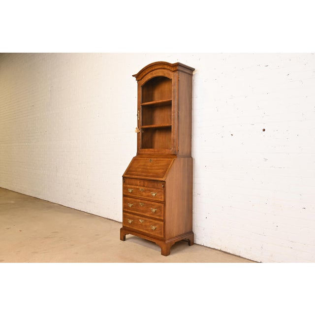 Henredon Henredon Georgian Banded Oak Drop Front Secretary Desk With Bookcase Hutch For Sale - Image 4 of 14
