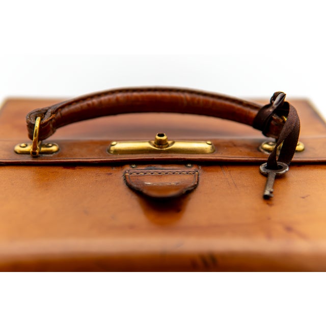 Brown English Jewelry Box in Saddle Brown Leather For Sale - Image 8 of 13