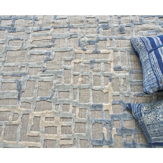 2020s Exquisite Rugs Vista Handmade New Zealand Wool & Bamboo Silk Gray/Blue Rug-10'X14' For Sale - Image 5 of 7
