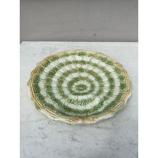 French Majolica asparagus plate circa 1890. Rare model. 10" diameter.