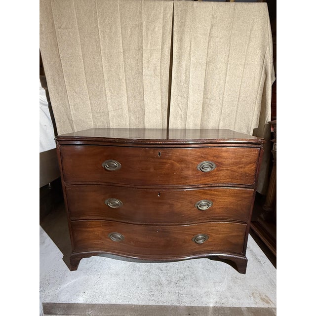 Antique English Victorian Mahogany Serpentine Chest of Drawers, 19th Century For Sale - Image 6 of 6