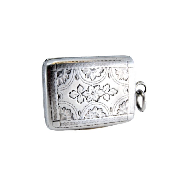 George III Silver and Gold Vinaigrette Box with Diamond-Shaped Engravings For Sale - Image 10 of 10