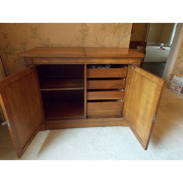 Mid-Century Modern 1960s French Regency Cherry Wood Flip Top Rolling Bar Cabinet by Kindel For Sale - Image 3 of 8