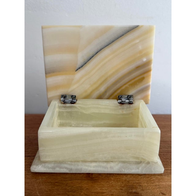 1960s Italian Export Alabaster Box For Sale - Image 4 of 11