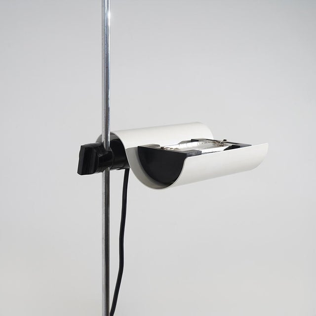 White DIM 333 Floor Lamp by Vico Magistretti for Oluce, 1970s For Sale - Image 8 of 15