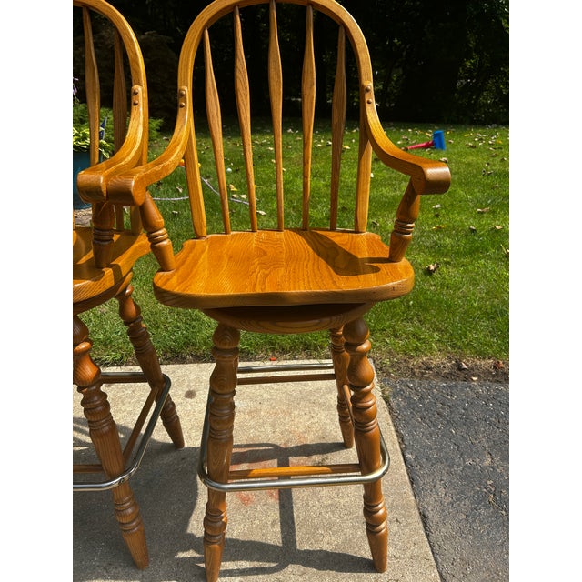 Vintage 1980s Virginia House Solid Oak Windsor Swivel Bar Stools - Set of 4 For Sale - Image 4 of 14