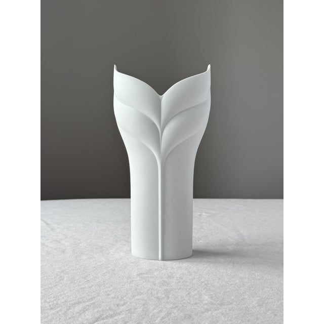 Mid-Century Modern Bisque Porcelain Vase by Uta Feyl for Rosenthal, 1980s For Sale - Image 3 of 7