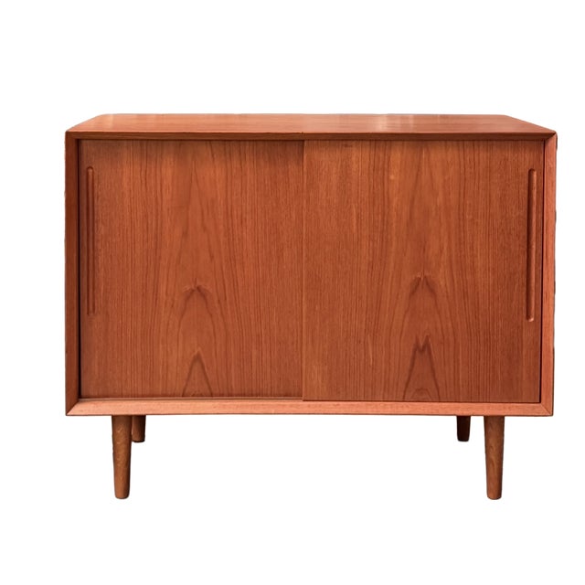 Low Teak Sideboard by Svend Aage Rasmussen for Alderlyst Møbelfabrik, Denmark, 1960s For Sale