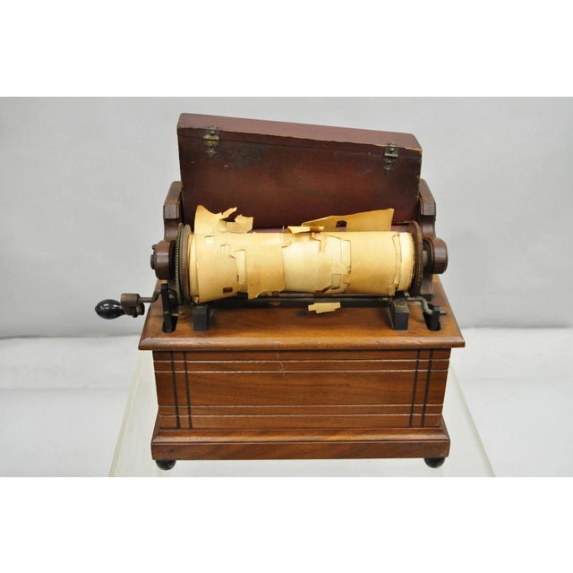 Late 19th Century Antique Victorian Clariona Merritt Gally 14 Reed Pipe Organette Small Music Box For Sale - Image 12 of 12