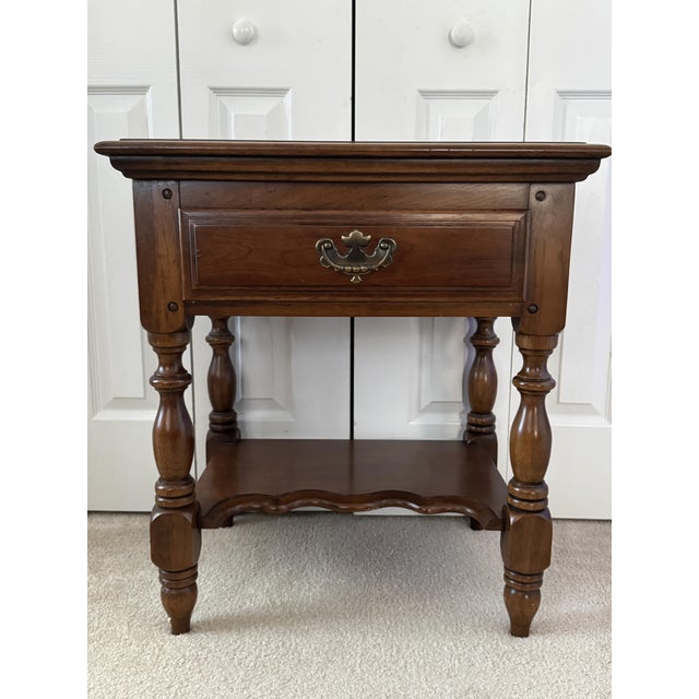1960s Vintage Early American Kent Coffey Carriage Trade Nightstand Cherry & Pecan "64" For Sale - Image 5 of 16