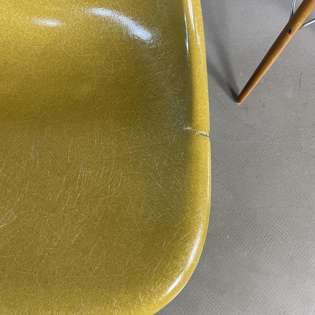 DSW Side Chairs in Parchment, Navy Blue, Light Olive and Light Ochre by Eames for Herman Miller, 1960s, Set of 4 For Sale - Image 9 of 17