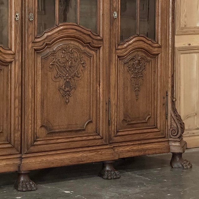 Late 19th Century Belgian Liégeoise Louis XIV Bookcase in Solid Quarter-Sawn Oak For Sale - Image 10 of 18