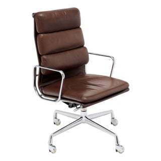 French Period Mid-Century Modern Desk Chair, Leather and Chrome, Circa 1980 For Sale