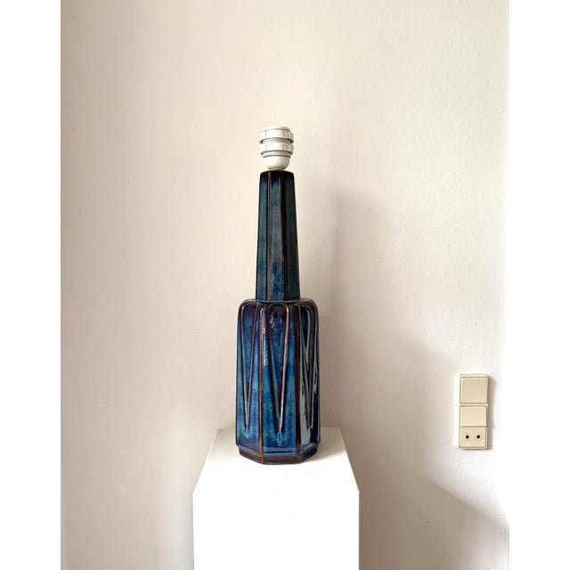 XL table lamp with blue/brown glazing designed by Einar Johansen for Søholm stentœj denmark, Model no. No. 1033 This piece...